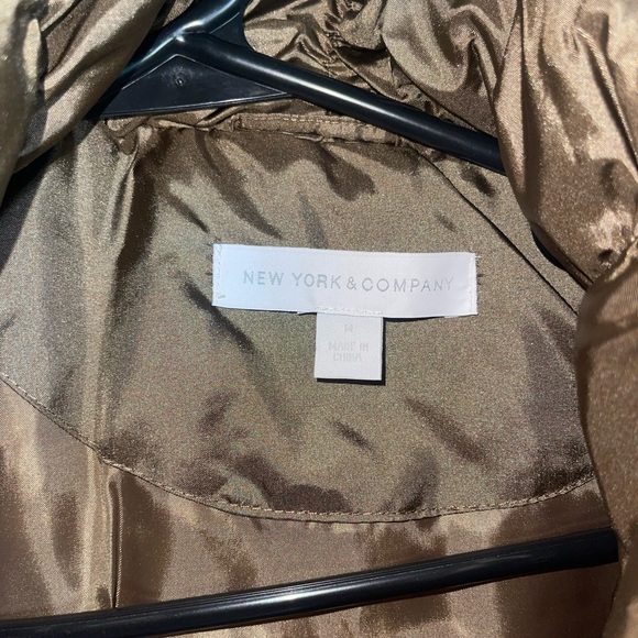 New York and Company Puffer Vest - Picture 3 of 3